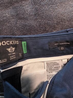 Dockers Navy Chinos Size 27 NWT Women’s Skinny Fit